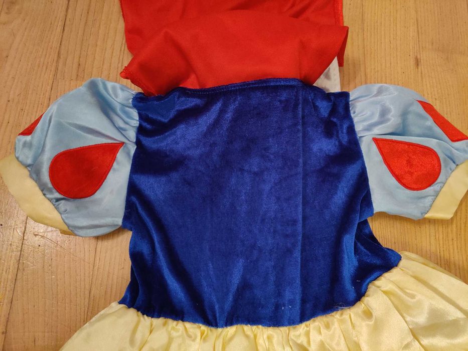 Śnieżka 5-6/110-116/strój sukienka/nie śpiąca królewna/Księżniczka/bal