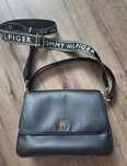 Czarna torebka Tommy Hilfiger