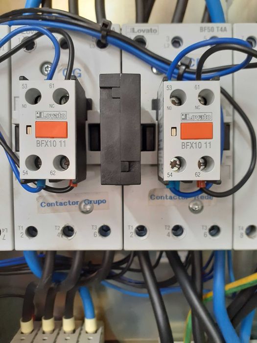 Eletricista residencial e industrial.