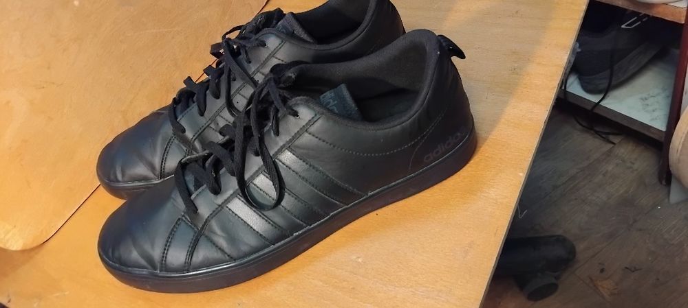 Продам кросовкі ADIDAS