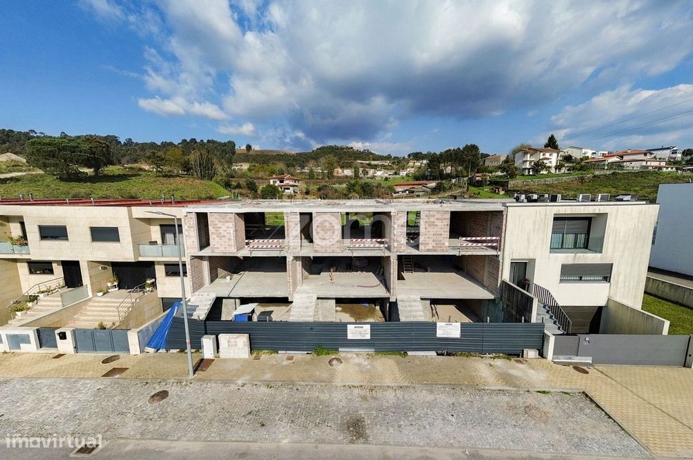 Moradia NOVA T3 no Centro da Póvoa de Lanhoso!