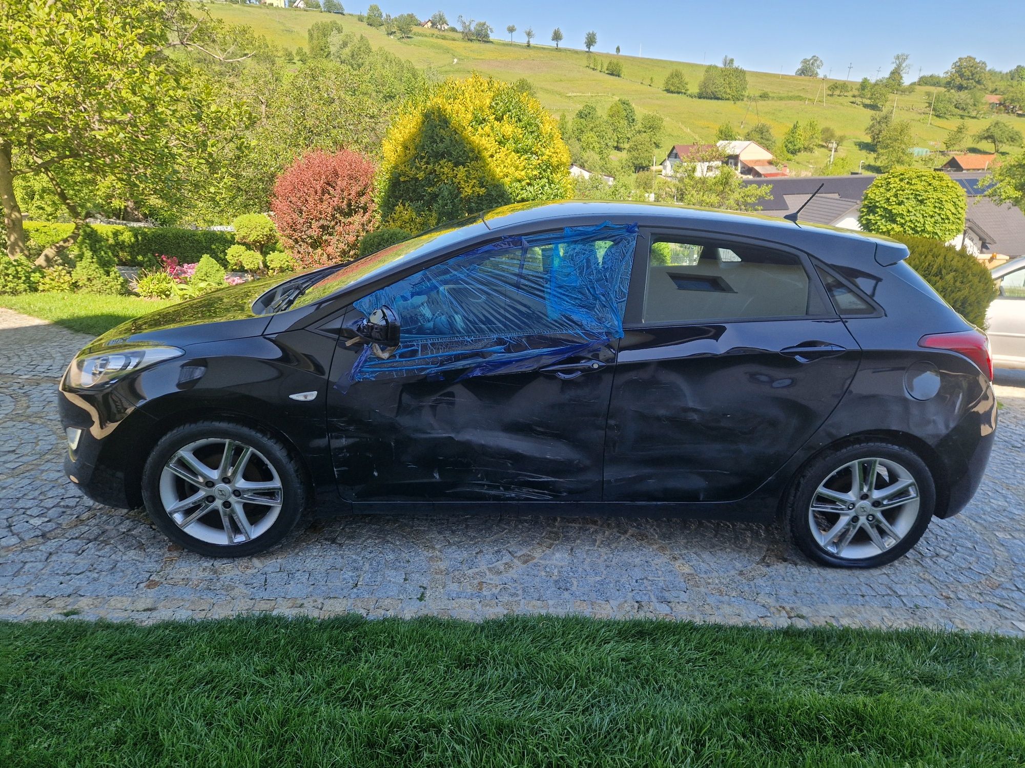 Hyundai i30 1.4 benzyna 100KM LED