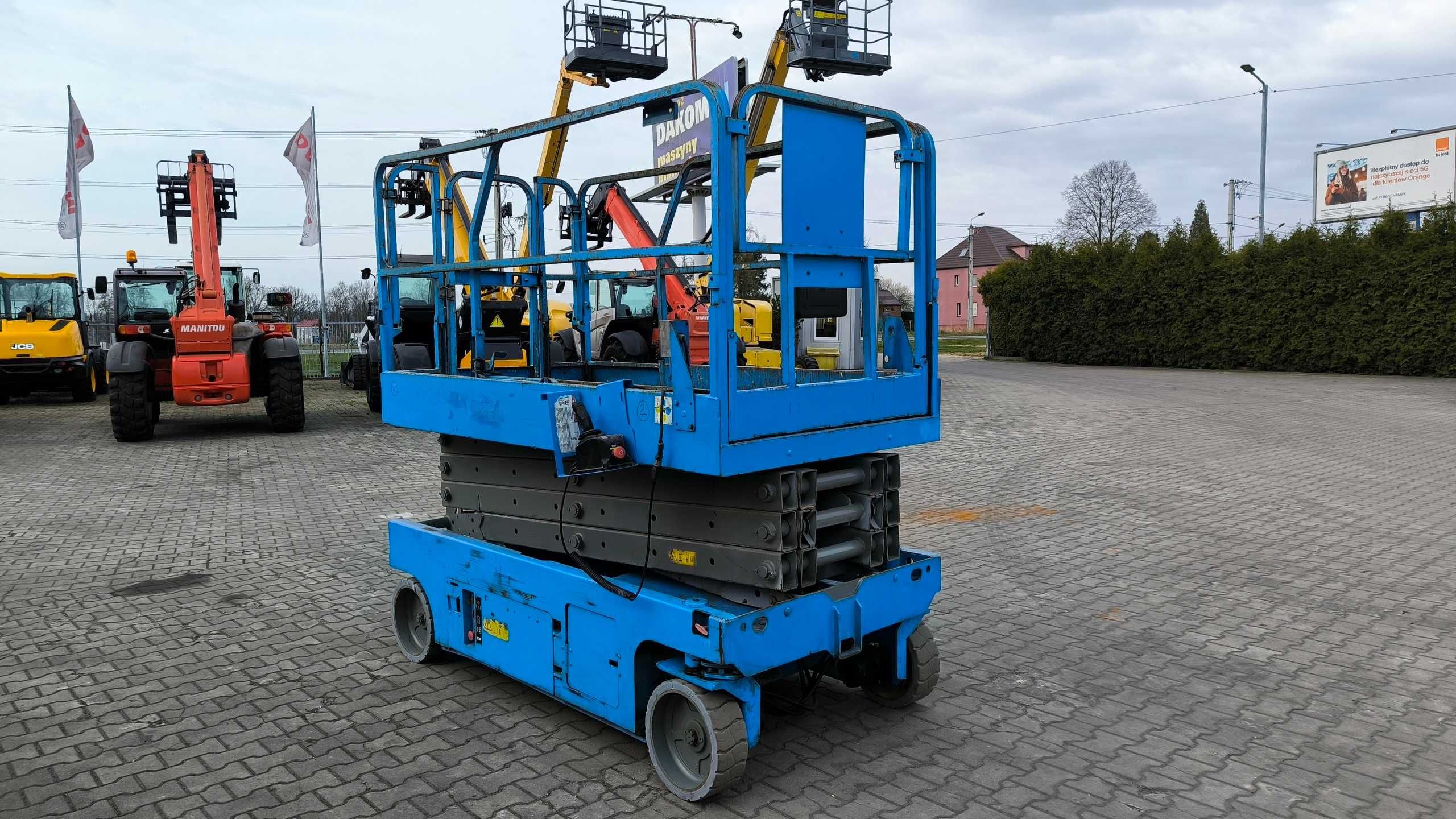 Podnośnik nożycowy GENIE GS 2646 rok 2008 cena netto 16900 zł