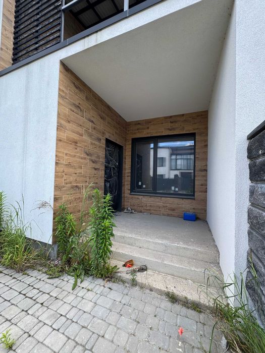 Продам котедж з міськими комунікаціями. Р-н Щасливе