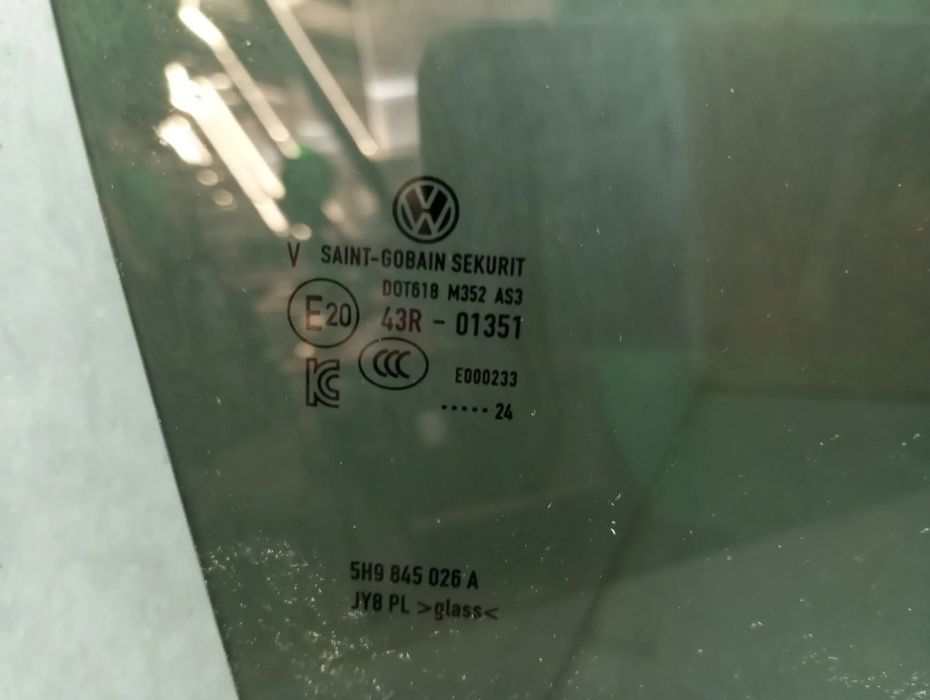 Vidro porta trás direito VOLKSWAGEN Golf VIII Variant (CG5)