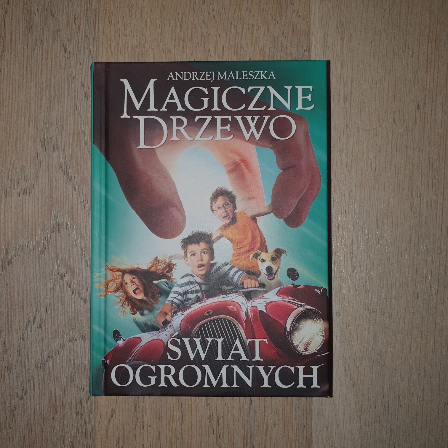 Magiczne Drzewo "Świat Ogromnych"