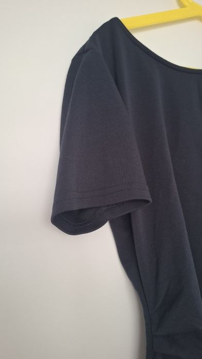 Granatowa sukienka z marszczeniem vila 38