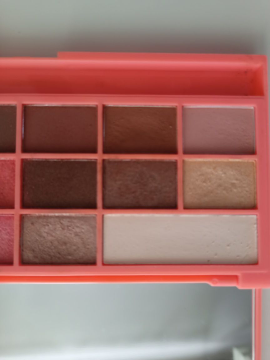 Paleta 16 cieni I LOVE MAKEUP