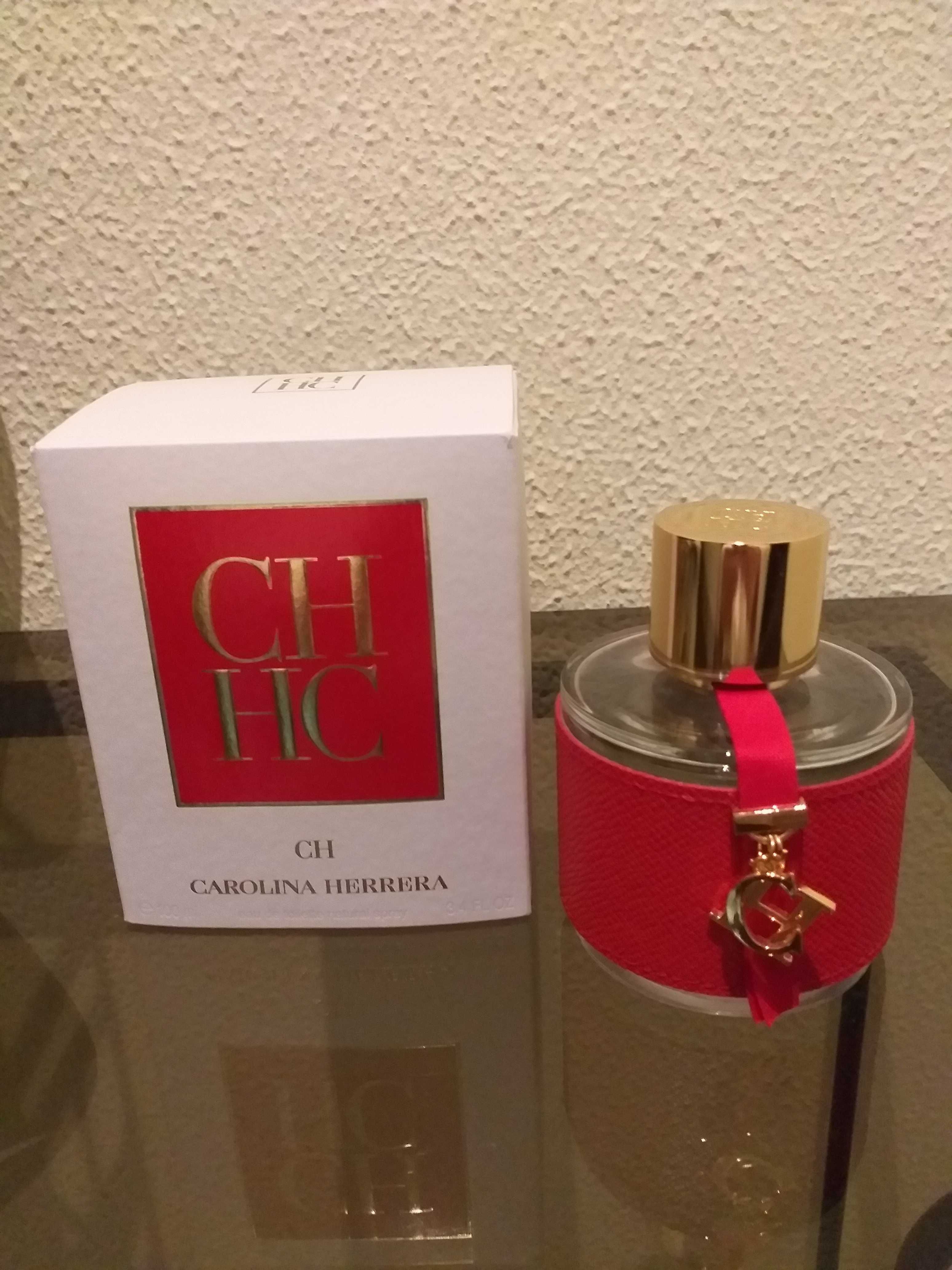 Frasco de Perfume Vazio "CH" Com Caixa