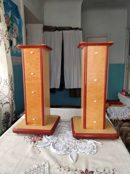 Стойки под акустику.