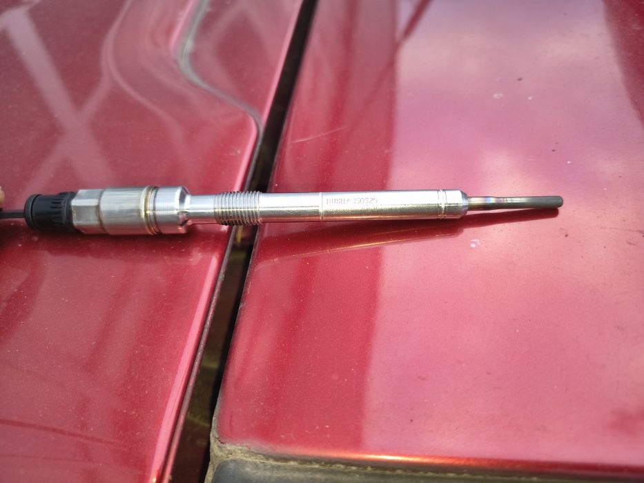 Свеча накаливания   с датчиком давление VAG