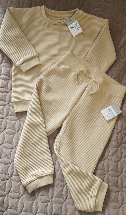 Nowy dres zestaw piaskowy beżowy Primark 98
