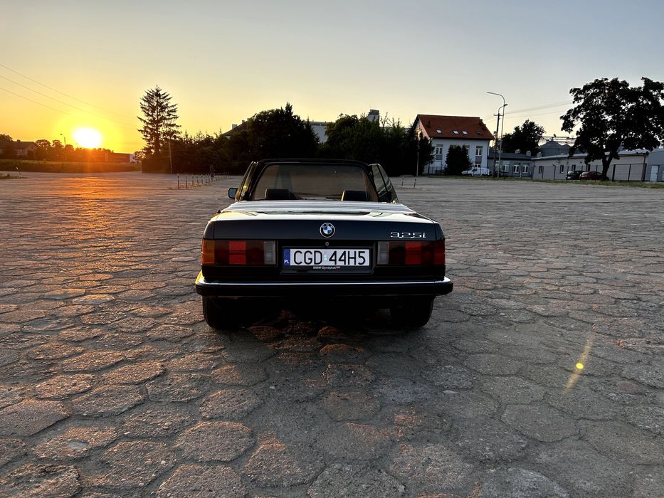 E30 Cabrio 325i m20b25 Sedan 2d Sportsitze MT 1 Diamantschwarz Europa