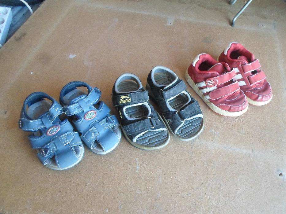 calçado de criança tres pares