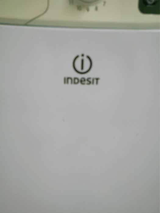 Máquina de secar roupa INDESIT