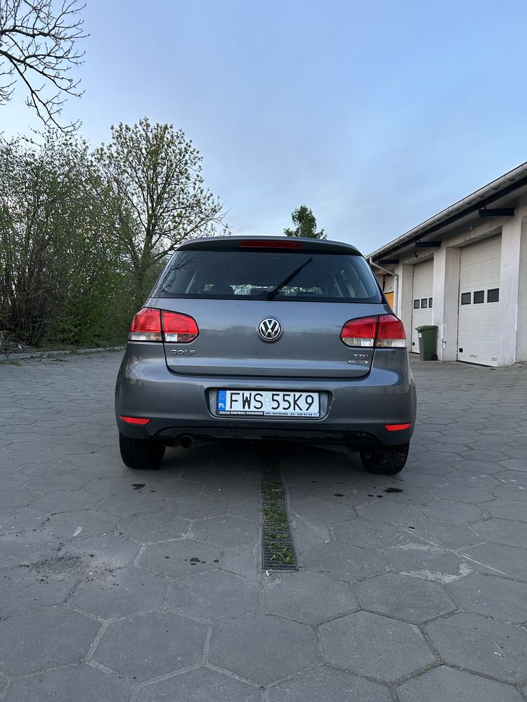 Volkswagen Golf VI 1.6 tdi 105 km/ grzane skóry, czujniki parkowania