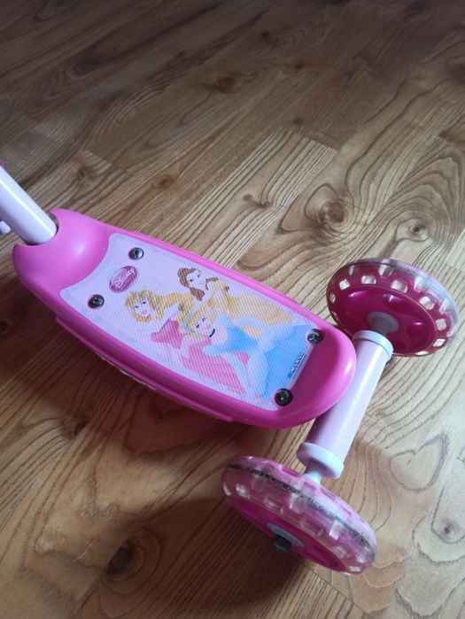 Hulajnoga księżniczki Barbie trzykołowa