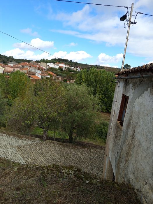 Casa em mós Moncorvo