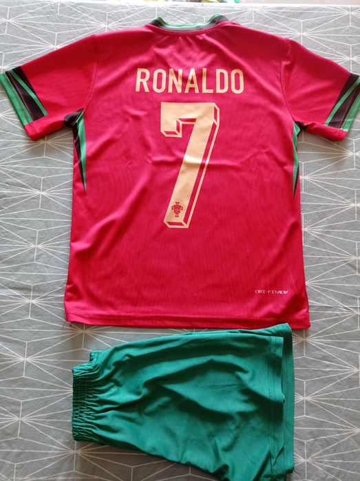 strój sportowy chłopięcy 122