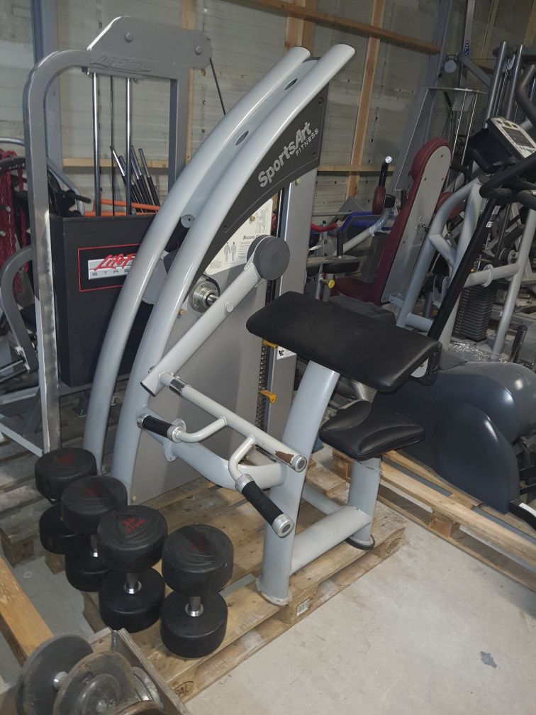 Maszyna bicepsy Biceps Curl SportArt stos 100kg technogym hes olymp