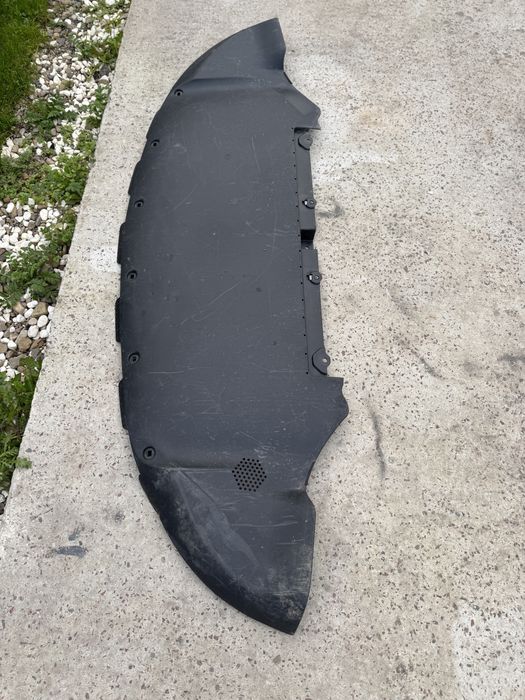 1760713-00-C захист переднього бампера тесла модел Y