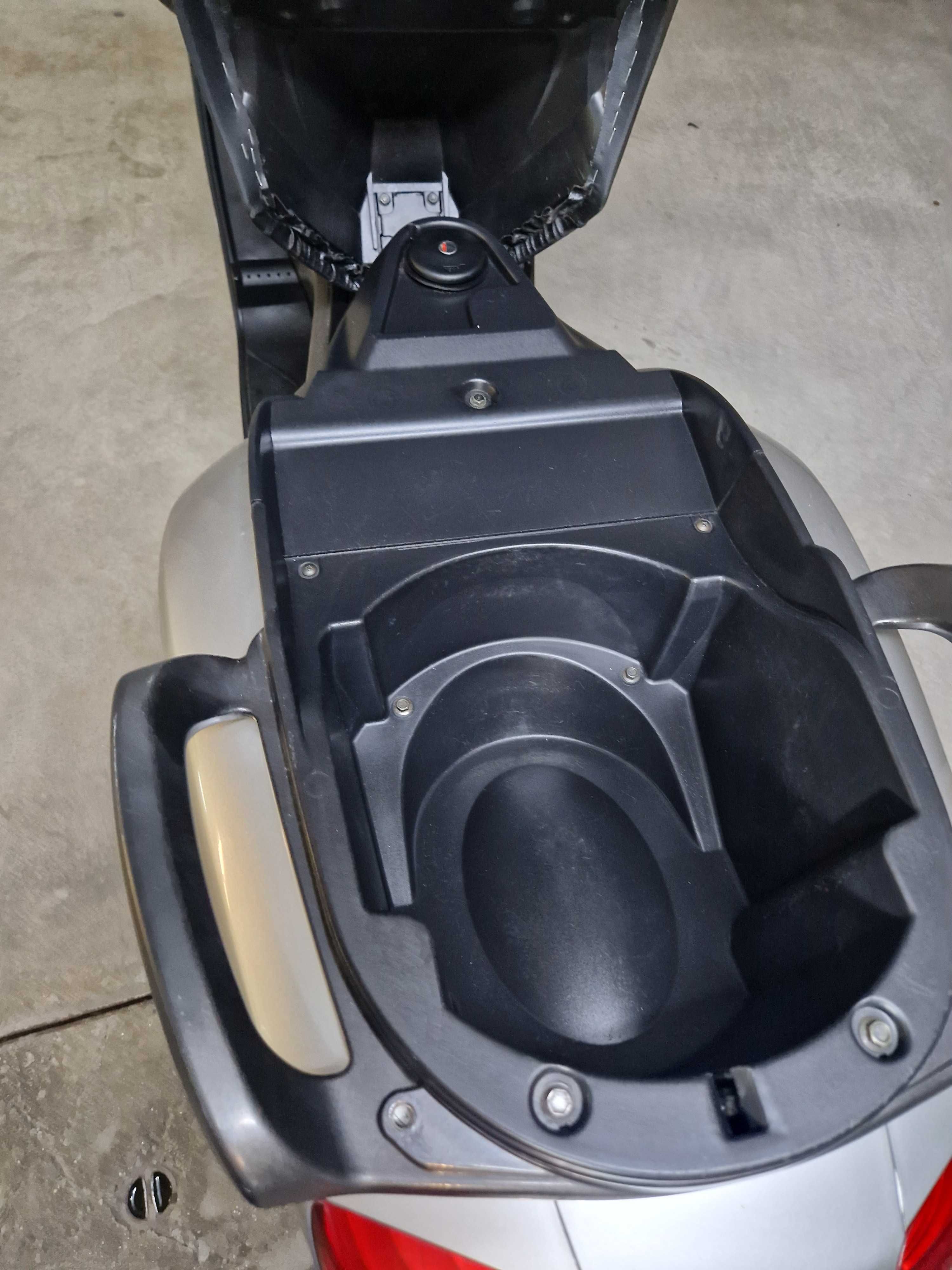 Yamaha XC300 versity