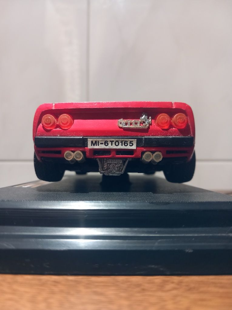 Ferrari GTO 1984 - miniatura 1/24