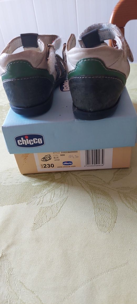 Sandálias Chicco - tamanho 23