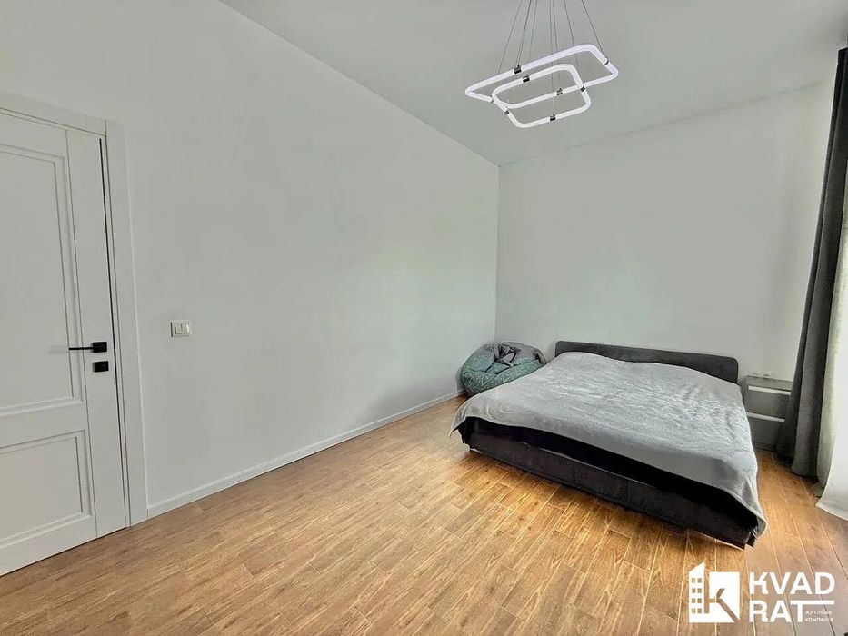 Продаж одноповерхового будинку з басейном та ділянкою 13.5 сот