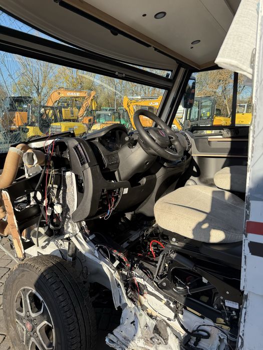 PILOTE G690 EVIDENCE,Kamper,uszkodzony,Integra,Automat