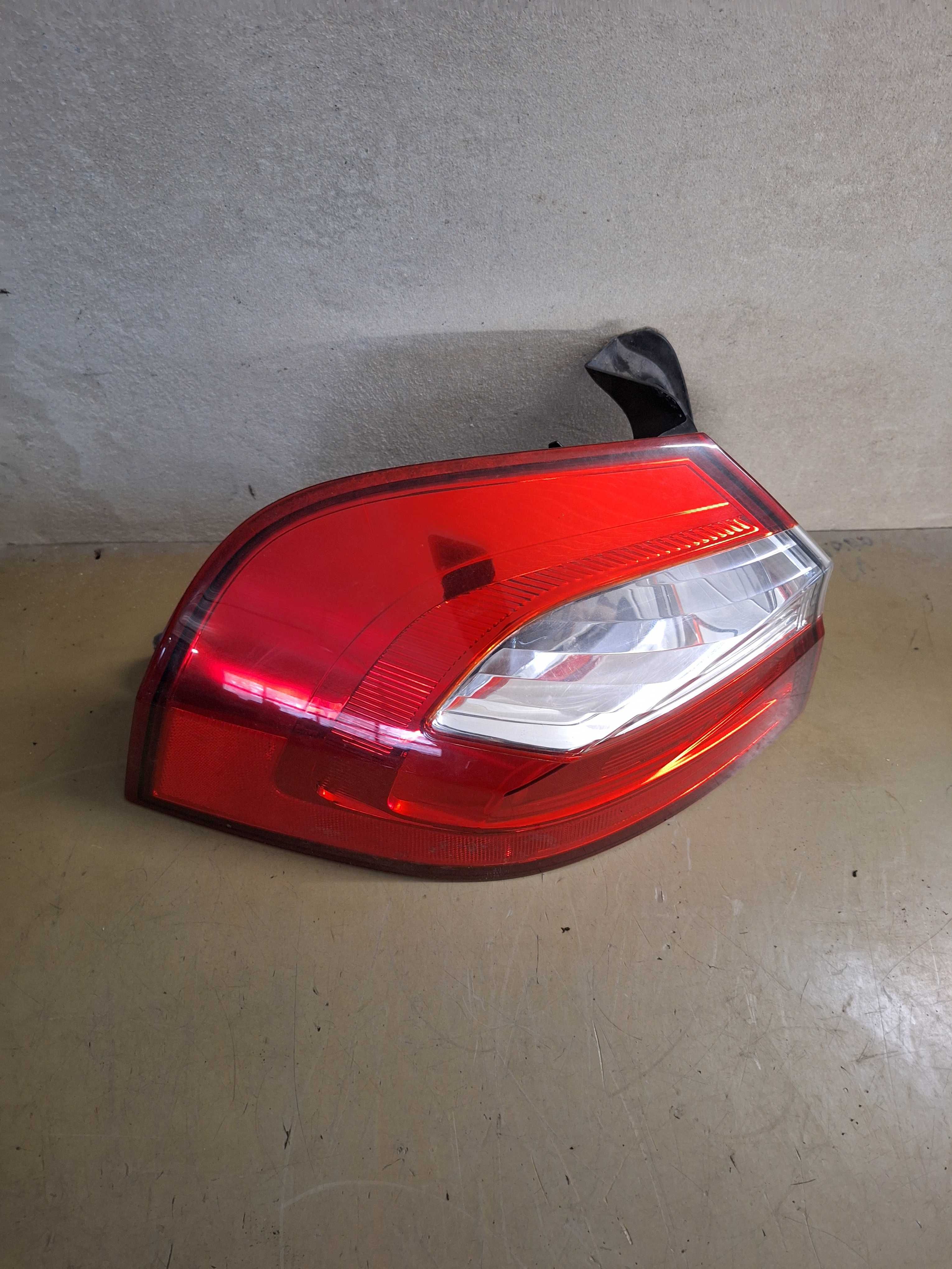 Lampa tylna lewa kia rio III 11-16r europa