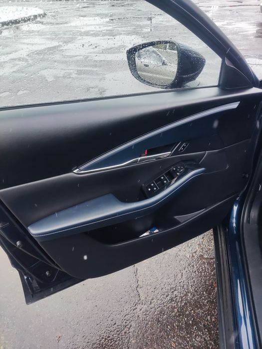 Автомобіль  Mazda cx30