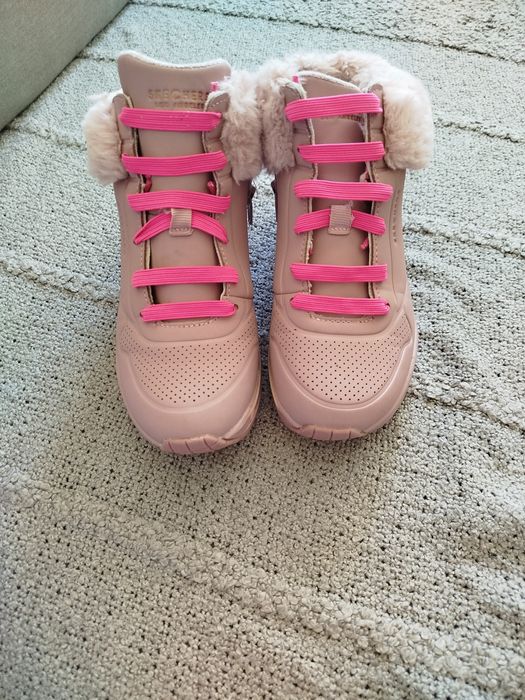 Buty dla dziewczynki sezon jesień -zima Skechers róż 32.