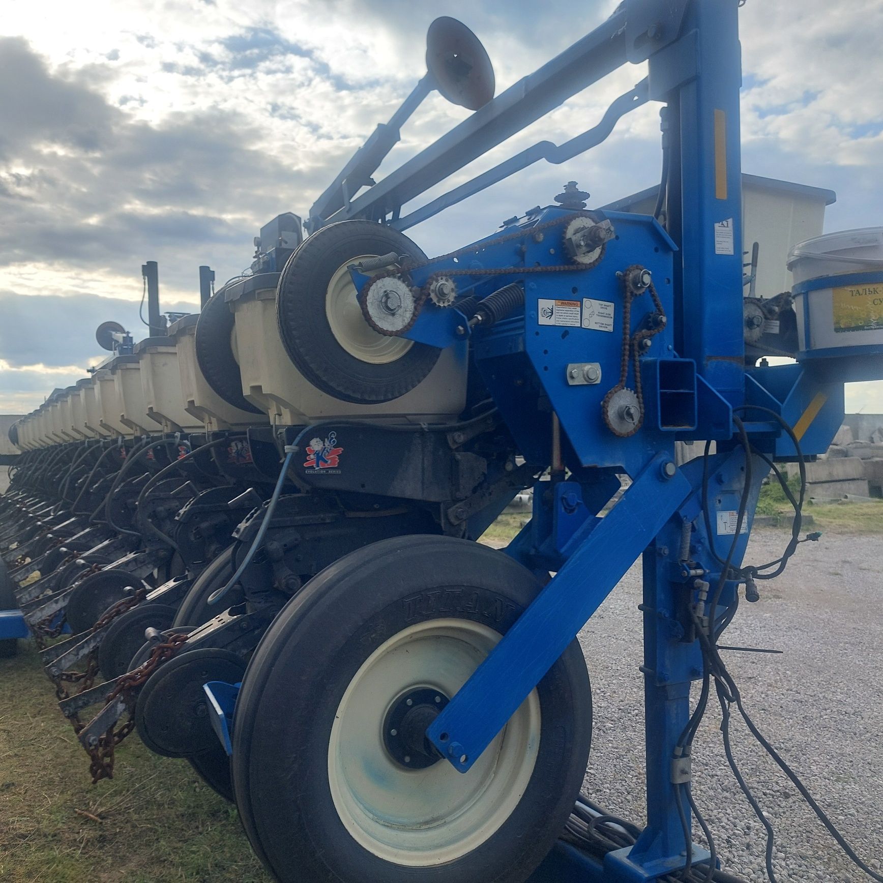 Сівалка сеялка Kinze 3600 2013р з рідкими  та сухими добривами