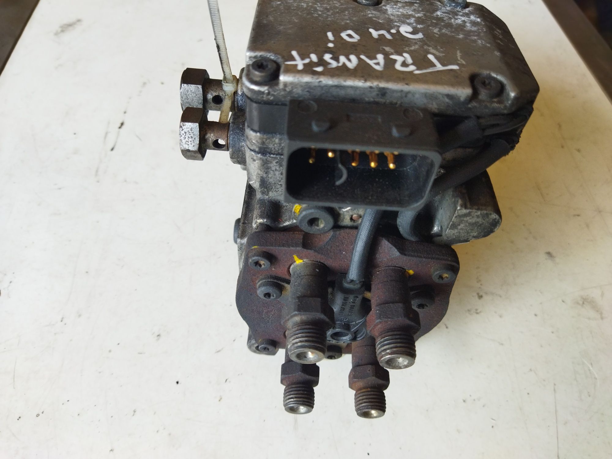 Bomba injetora Ford Transit 2.4di ref na foto