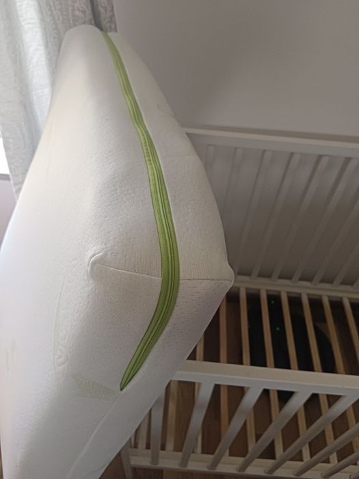 Łóżeczko  z dodatkową barierką