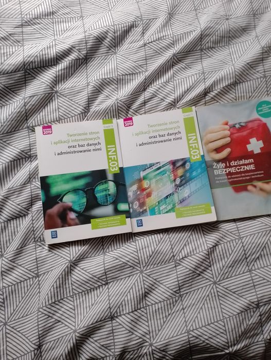 Sprzedam książki do 1 klasy technikum