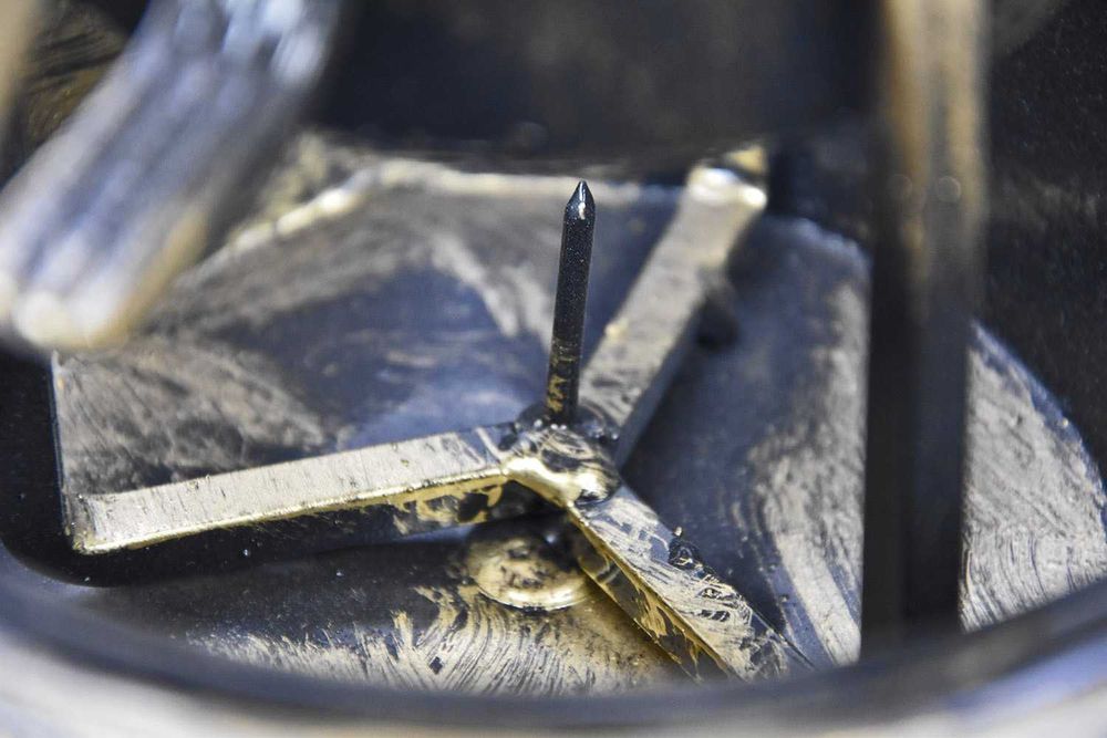 Stojak pod choinkę na choinkę metalowy stojaki choinkowe 98mm z misą