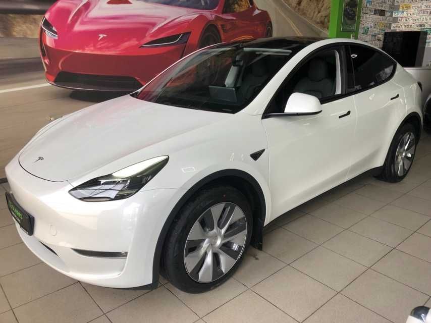 Tesla Model Y Long Range Dual Motor 2024