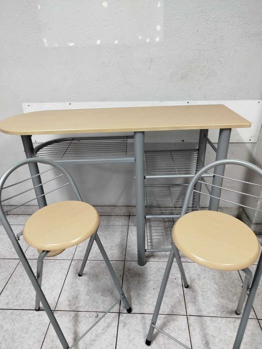 Mesa de Apoio (Cozinha) + 2 Cadeiras
