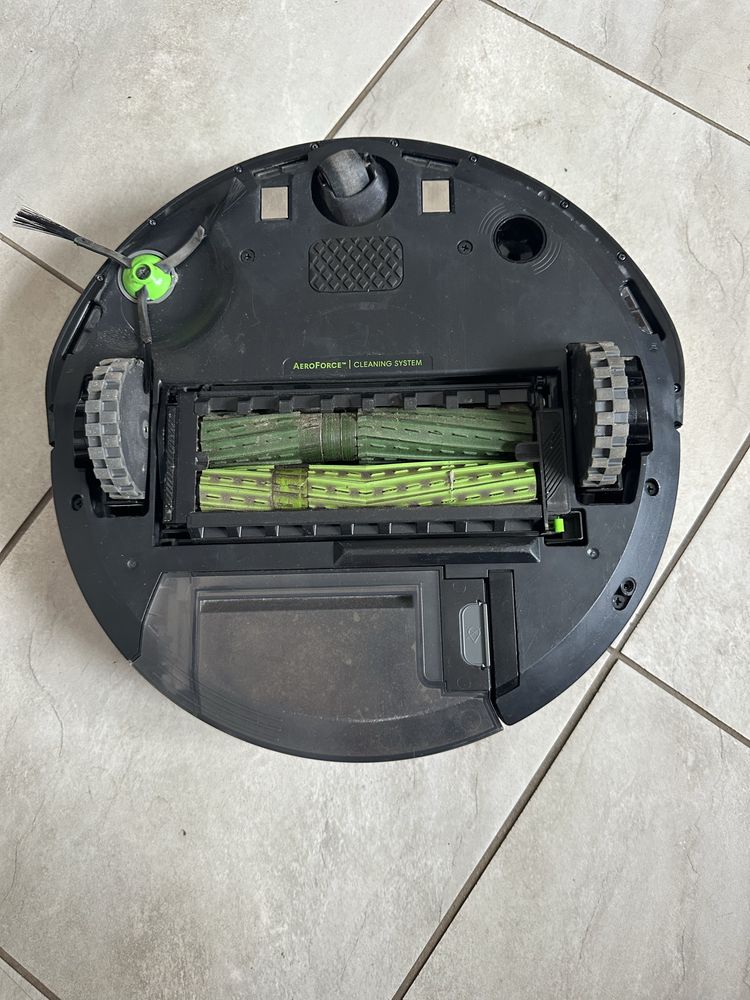 Robot sprzątający IRobot Roomba I3 uszkodozny