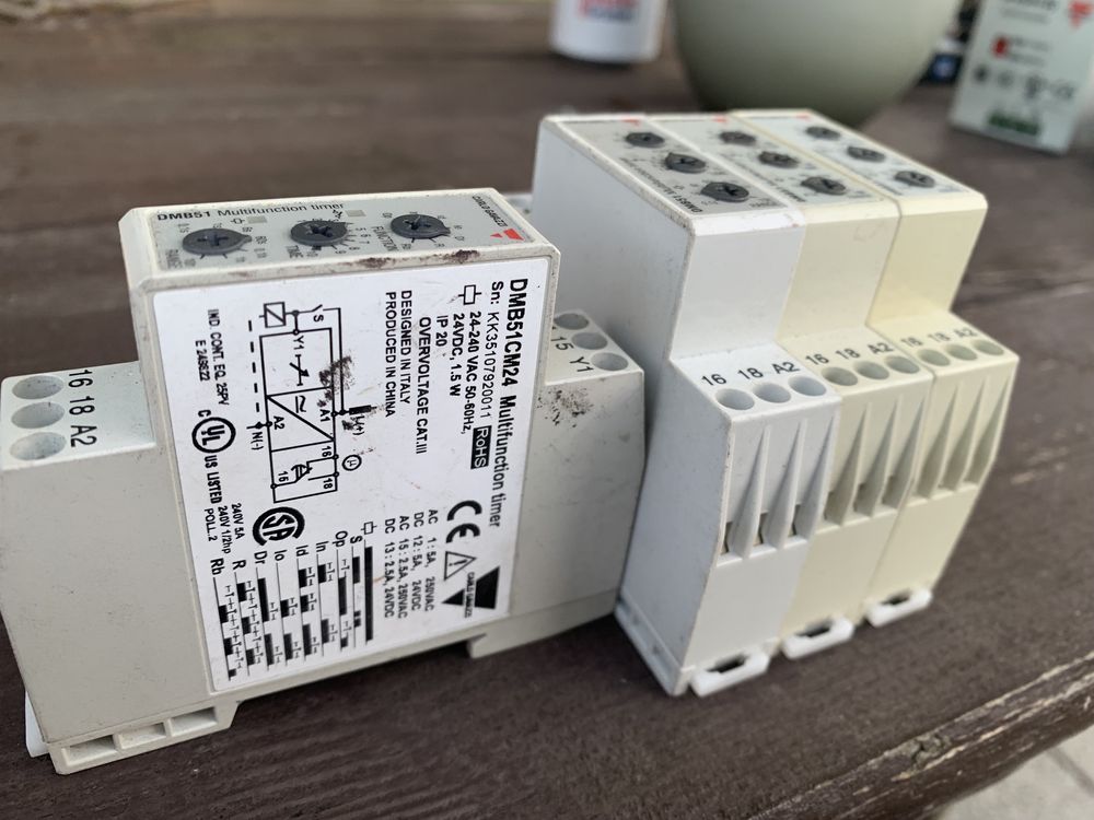 Timer analogowy Carlo Gavazzi Dmb 51