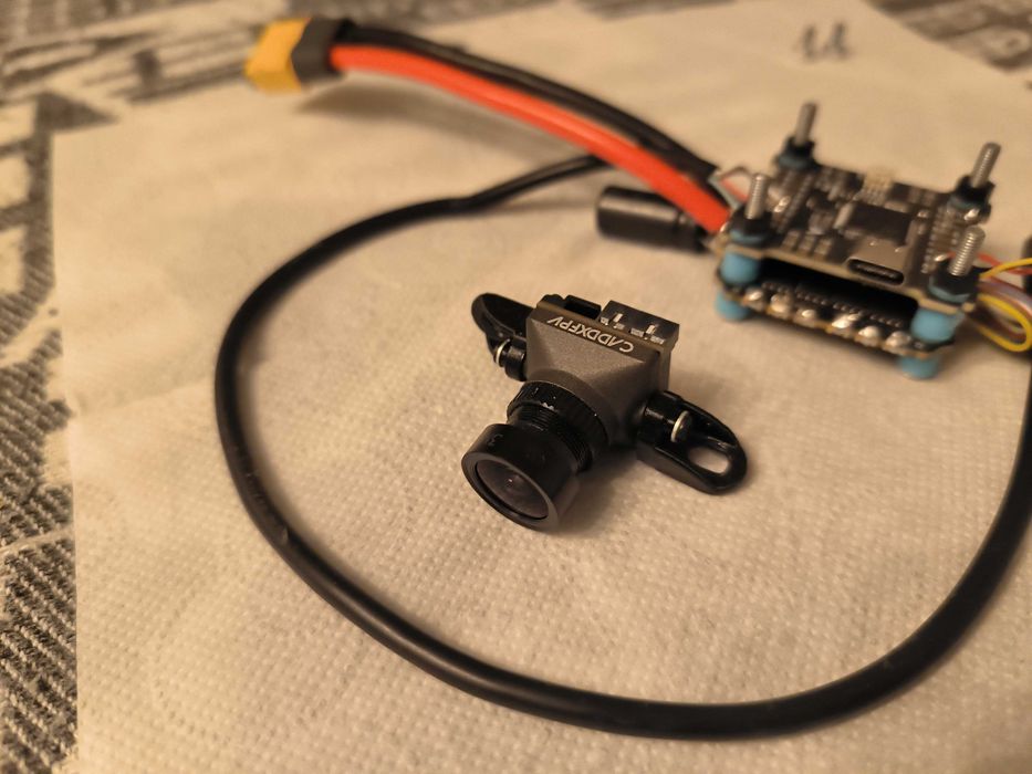 Політний стек SoloGood FC F722 + ESC 60A + CaddxFPV ratel Pro