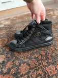 Armani Exchange, Guess, Kazar, Venezia, Gino Rossi, Converse, buty