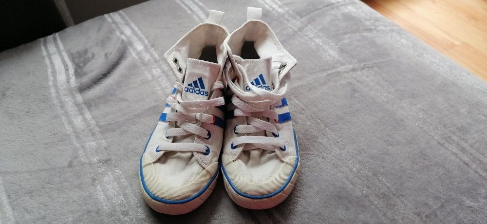 Adidas 35.