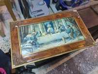 Quadro com moldura em madeira