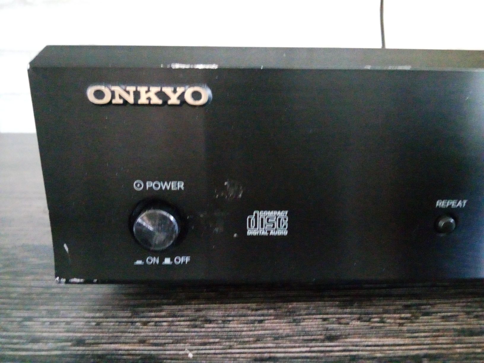 Onkyo DX-7355 compact disc player 2007-2011