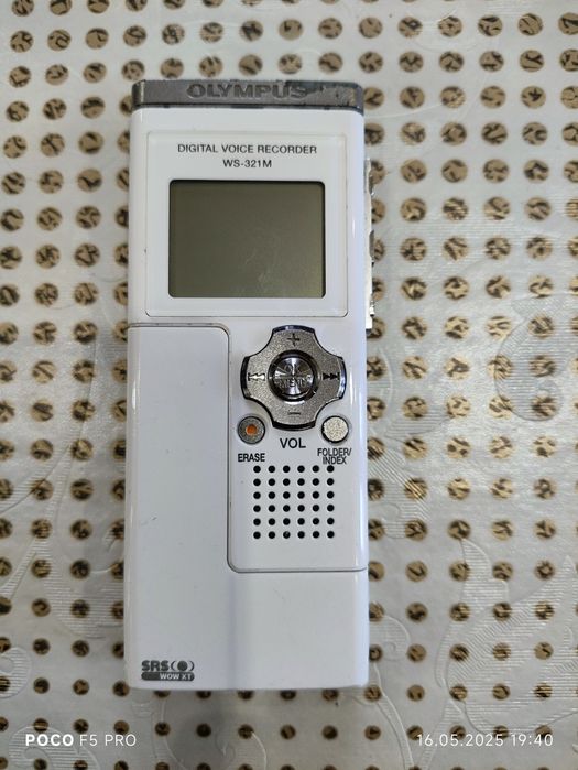 Цифровий диктофон Olympus DS-40/WS-321M 90-х років не вмикається