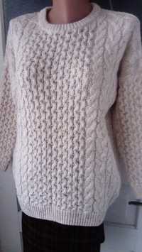 Бежево-молочный свитер в косы сдобавлением шерсти Atmosphere