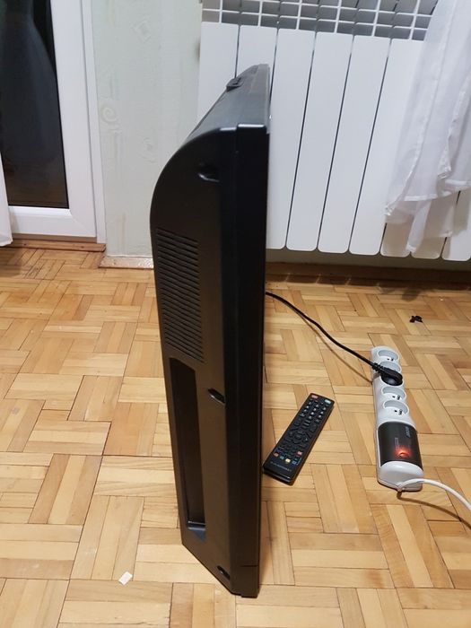 Thomson 32 cale lcd telewizor sprawny full hd